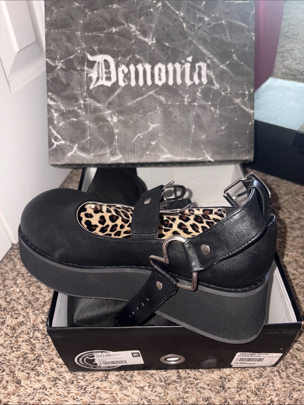 Demonia Black Platform Mary Janes with Heart Strap size 9 nwt